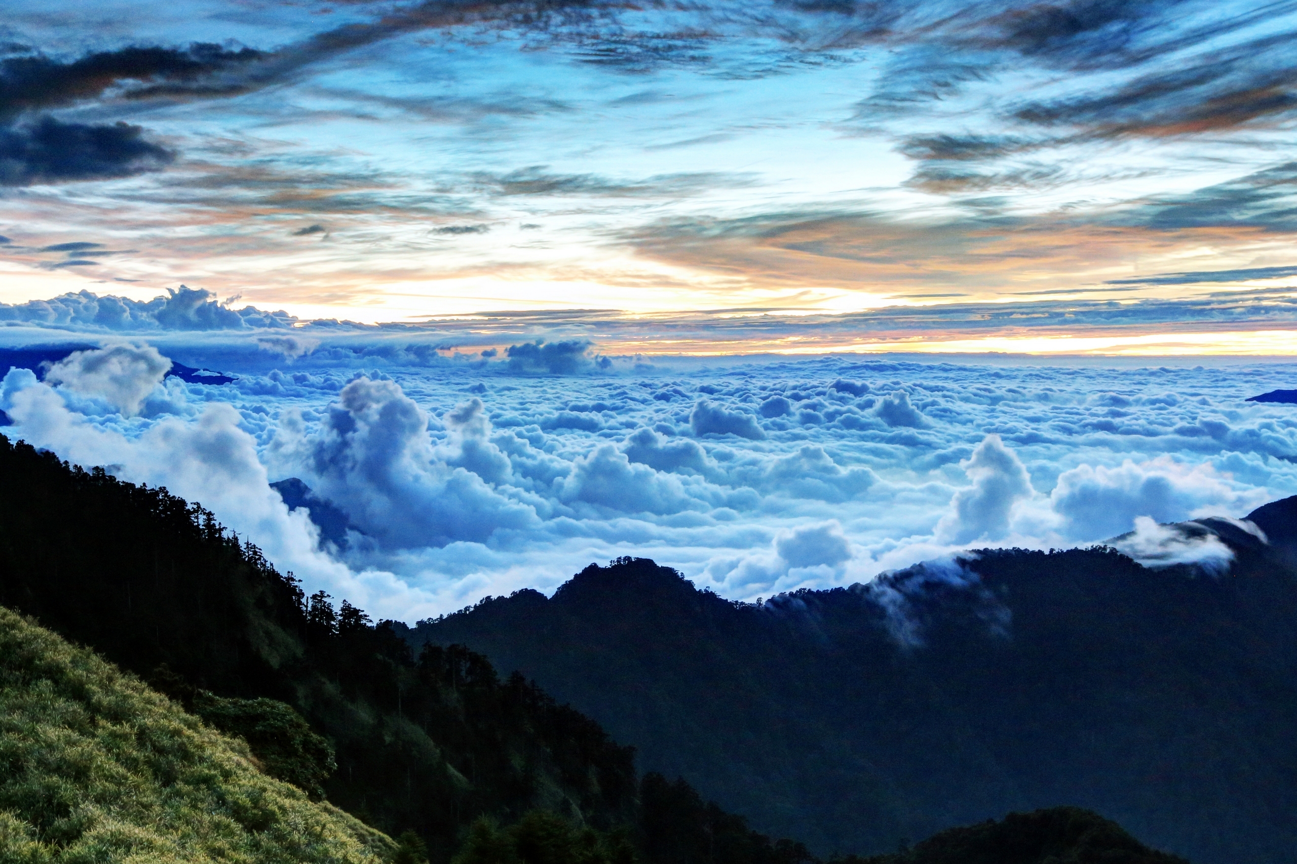 世界登山救援联合演练：跨区域协作提升应急效率，2021登山遇难